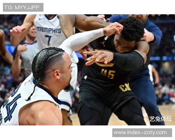 官方声明詹姆斯封堵狄龙三分未犯规系后者主动伸腿引发接触