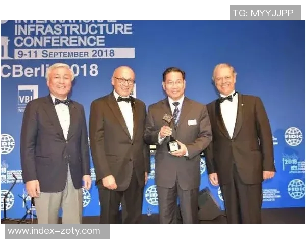 中田英寿荣获2025年度环足奖生涯奖成就辉煌再续传奇 中田英寿荣获2025年度环足奖生涯奖成就辉煌再续传奇