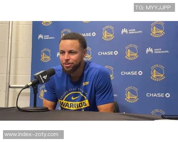 科尔赞库里神奇进球难以判罚展现篮球魅力与技巧 科尔赞库里神奇进球难以判罚展现篮球魅力与技巧